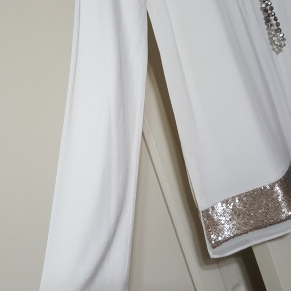 Pretty and elegant blouse.πΈπ€π€π€π€πΈ - Picture 3 of 8